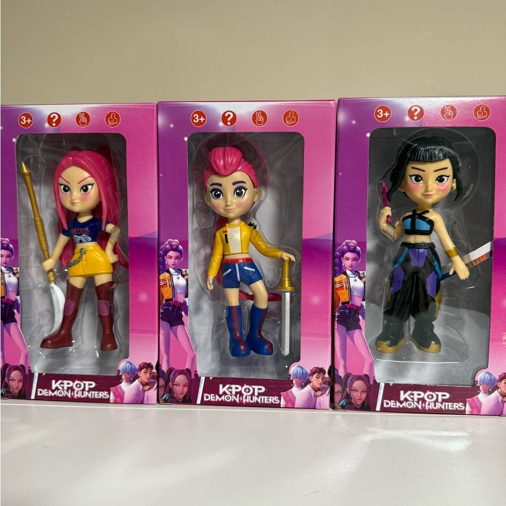 Action Figure Set - Pink, Yellow, Black